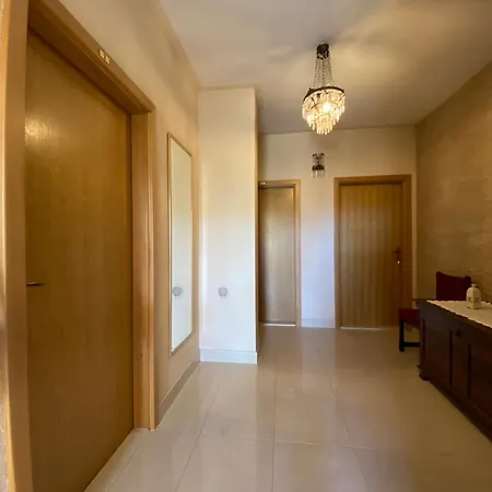 House Josip * Μακάρσκα