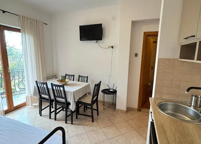 Apartment House Josip *