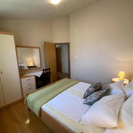 Apartman House Josip *